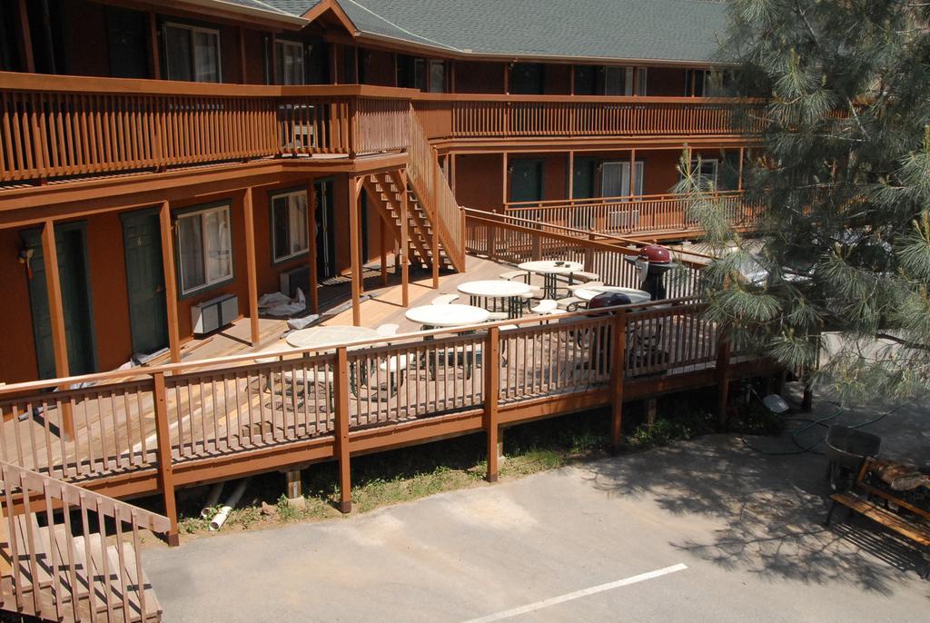Corral Creek Lodge Kernville
